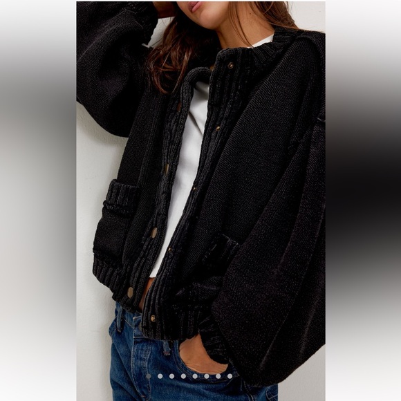 Free People Cute in this Cardi Jacket - Picture 2 of 8